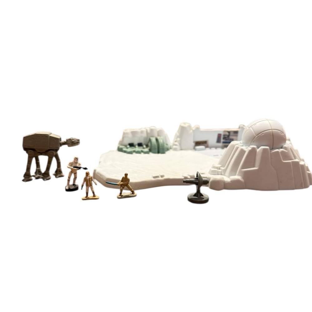 Star Wars Micro Machines Empire Strikes Back Ice Planet Hoth playset & figurines